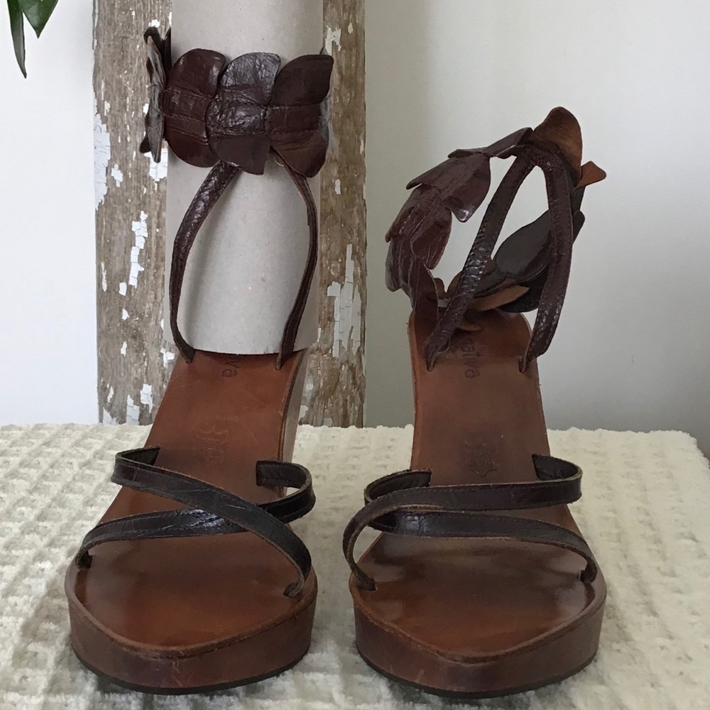 ALTERNATIVA sandals